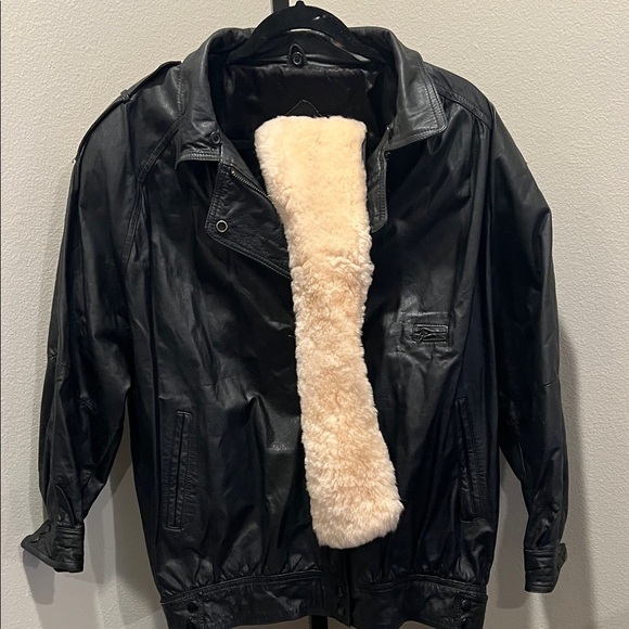 Vintage Nordstrom brass plum Black Leather Jacket with removable Cream Collar. - Picture 5 of 5